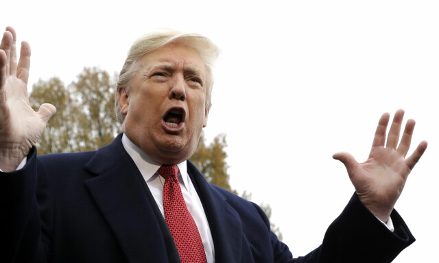 Trump kaller journalist for «taper» og forsvarer omstridt videoklipp